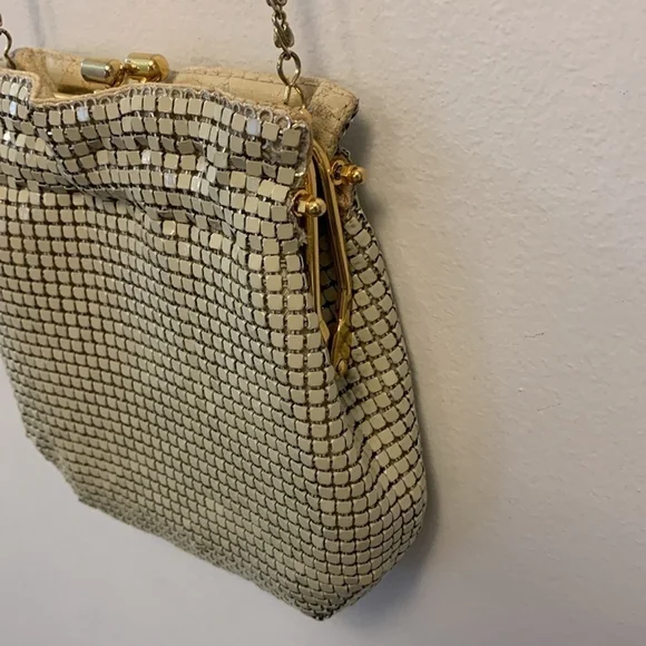 Vintage Heys Canada purse enamel metal mesh evening clutch cream gold hardware - Picture 6 of 16